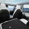Tesla Model Y Standard Range Photo